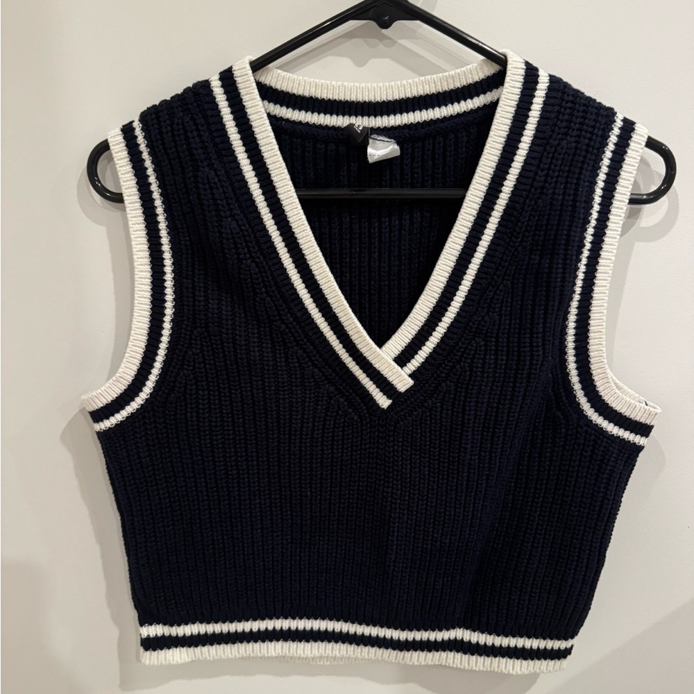 H&M Beige Sweater Vest